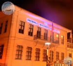 nebolu Belediye Hizmet Binas, Cephe Tabelalar T.c Eklenerek Yenilendi.