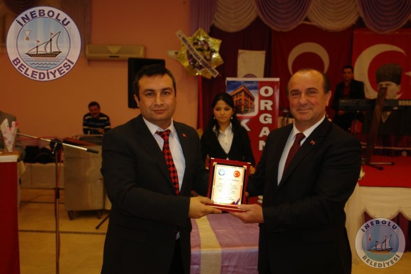 Belediye Bakanmza,  Trk Eitim Sen nebolu le Temsilciliinden Plaket!