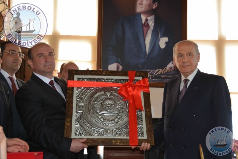 Belediye Ba�kanl�k Makam�, Devlet Bah�eli�yi A��rlad�.