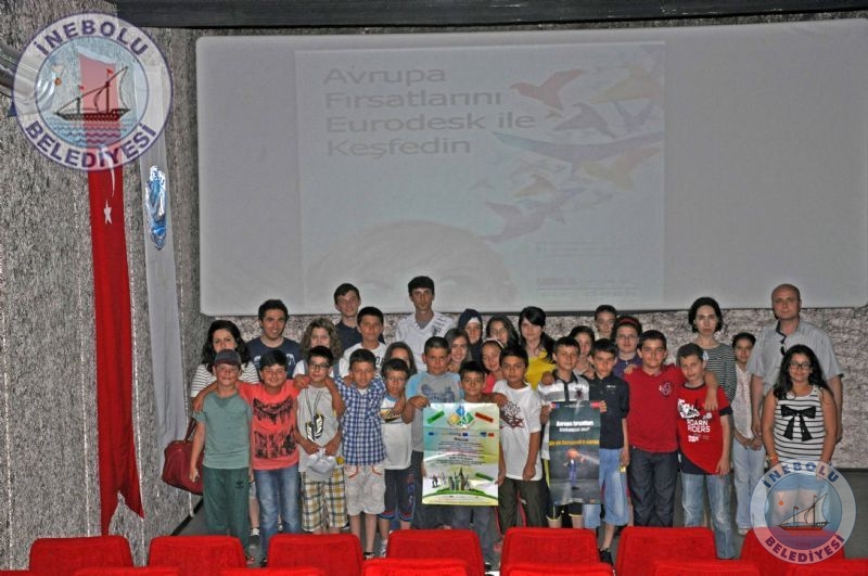 Belediyemiz Sinema Salonu, genciz Genlerleyiz Projesi Kapsamnda Genleri Arlad.