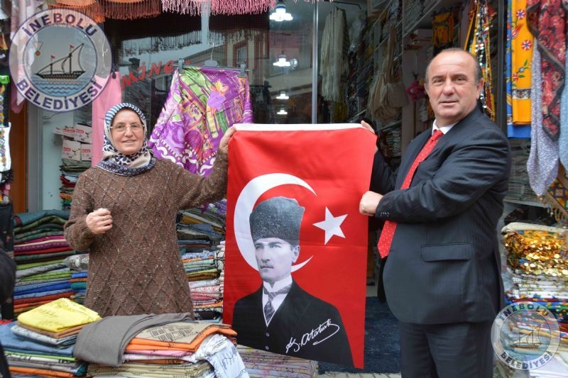 29 Ekim Cumhuriyet Bayramnda, Belediye Bakanmzdan  Esnafmza Trk Bayra