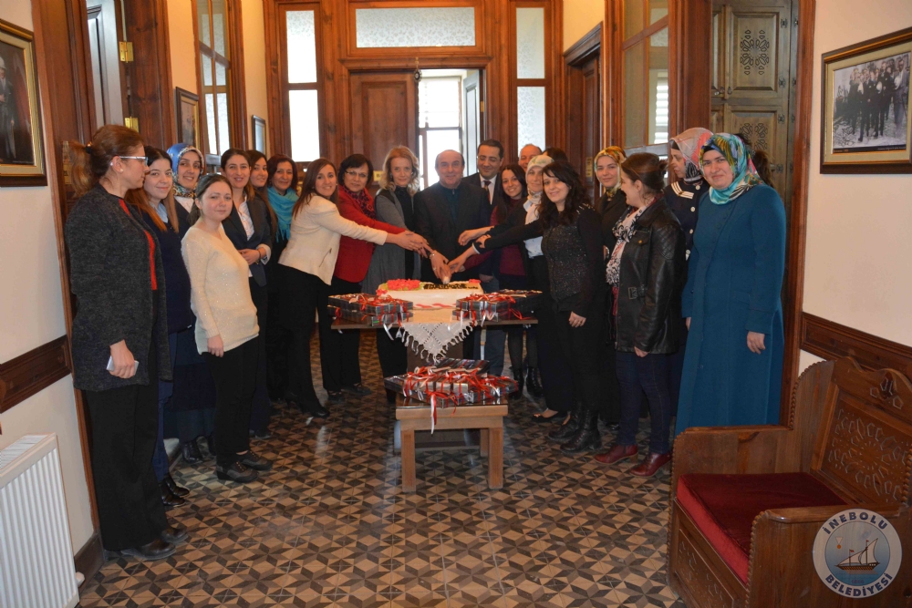 Bakanmzdan, Bayan Personeline 8 Mart Dnya Kadnlar Gn Jesti!