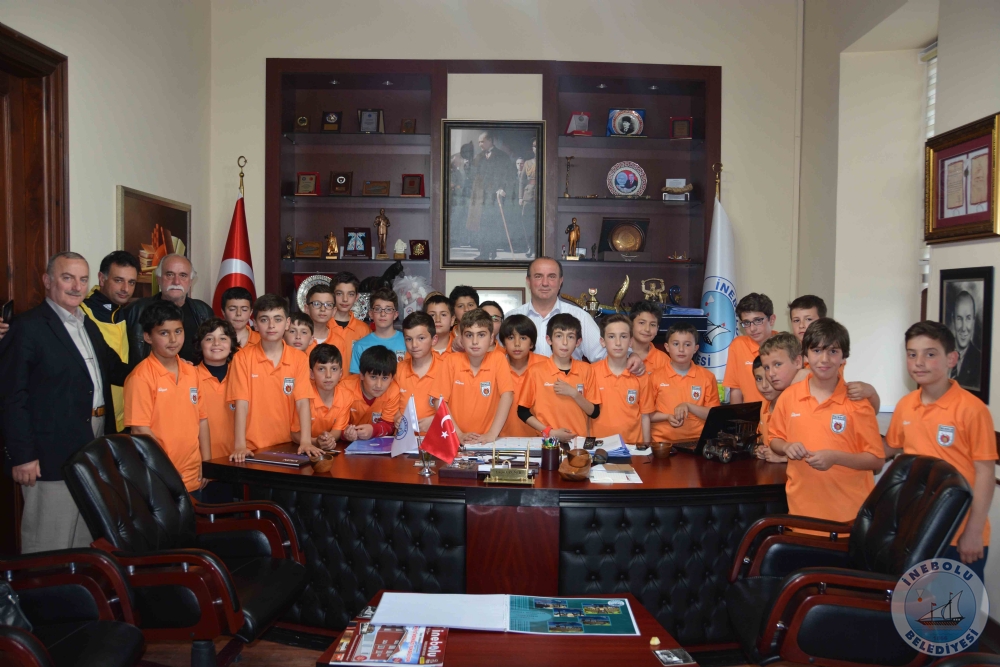 nebolu Genlik Ve Spor Kulbnden Belediye Bakanmza Ziyaret