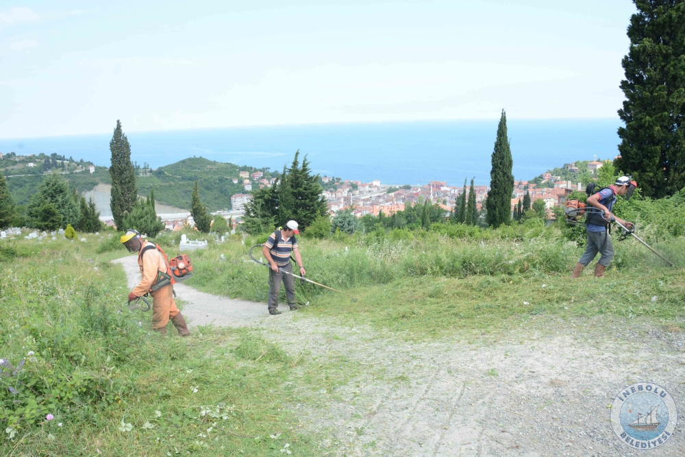 Belediyemizce lemiz Mezarlklar Temiz Bir Grnme Kavuturuluyor