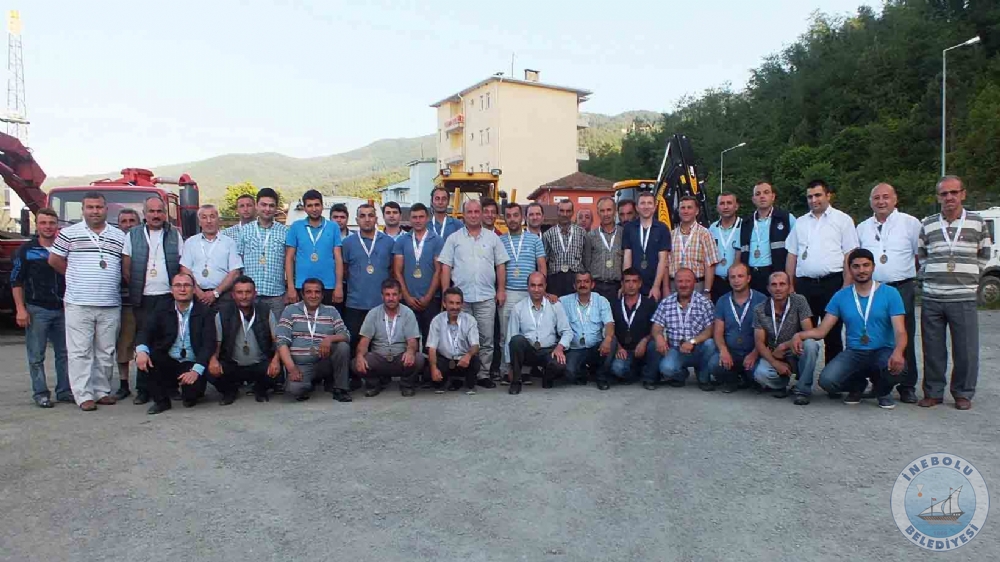 Belediye Bakanmz, 9 Haziran Etkinliinde Emei Geen Belediye Personellerini dllendirdi