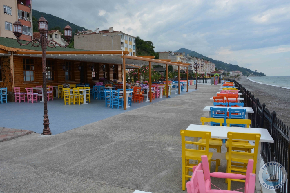 HUZUR KAFE YEN GRNMYLE NEBOLUNUN HZMETNDE