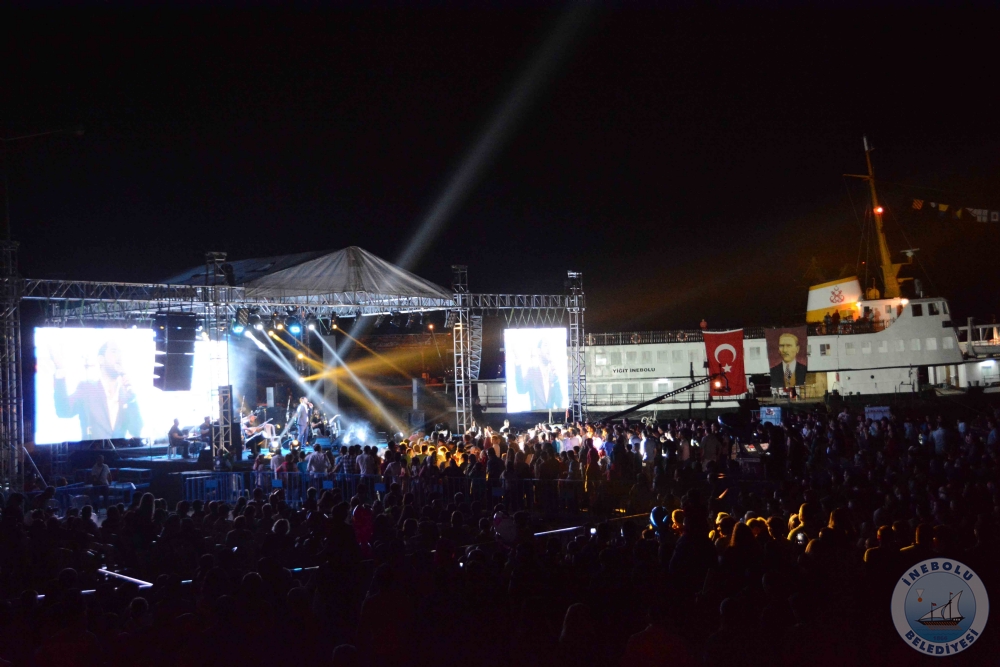 FESTVALN KNC AKAMINDA SNCANLI MUSTAFA VE EBRU YAAR SHOW 