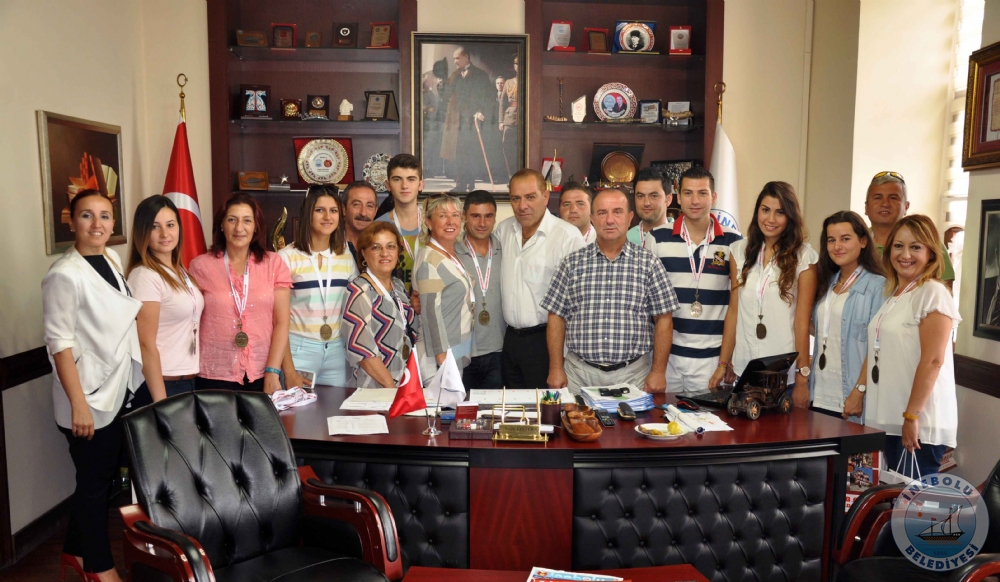 ATATRKN NEBOLUYA GELLERNN TEMSL CANLANDIRMASINDA EME GEENLERE BAKAN UZUNERDEN TEEKKR