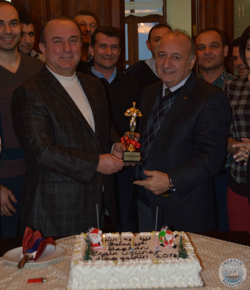  BAKANIMIZ ENGN UZUNERE YILIN EN Y BELEDYE BAKANI