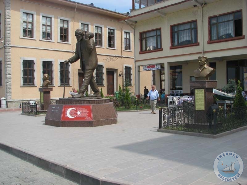 Orhan aik Gkyay Ve Ouz Atay'n Bstleri Yerletirildi.