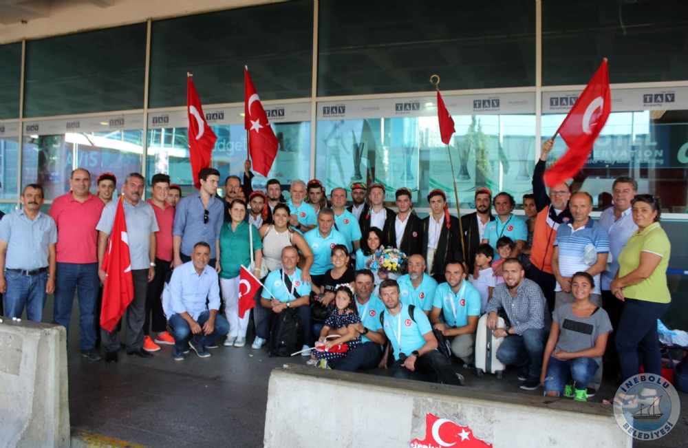 BAKANIMIZ VE NEBOLU STKLAL MAN TAKIMI COKU LE KARILANDI