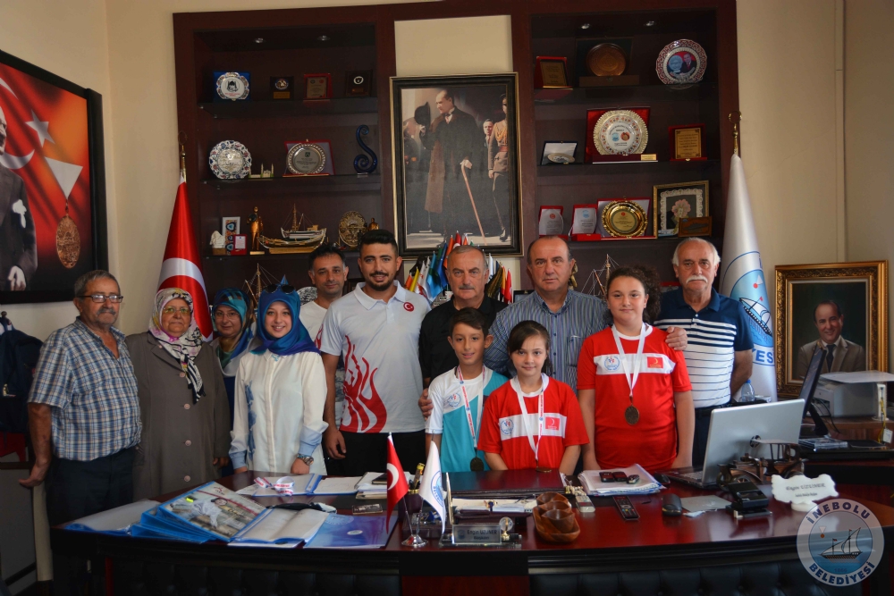 NEBOLU GENLK VE SPOR KULBNDEN BELEDYE BAKANIMIZA ZYARET