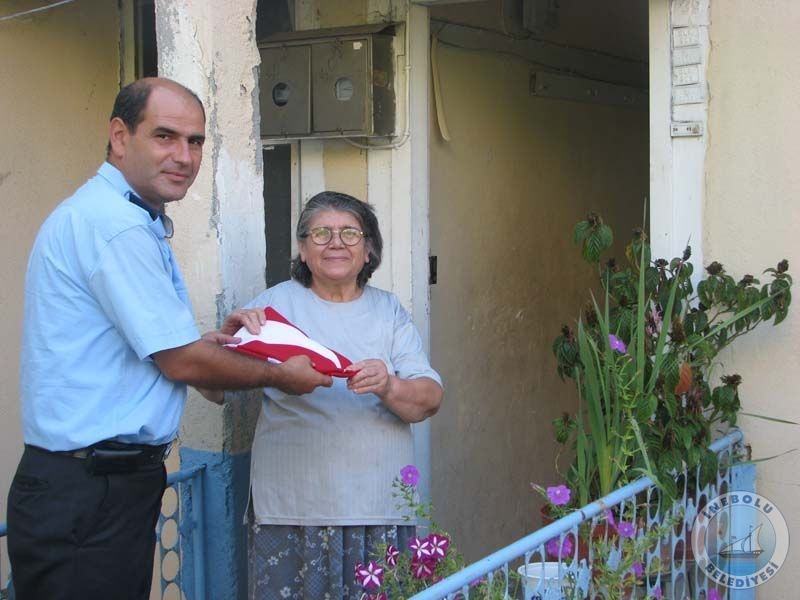 Atatrk Yry Yolu Gzergahndaki Evlere Trk Bayra Jesti!..