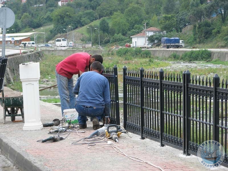 Abdurrahman Paa Caddesi Yaya Kaldrm Kenarna Ferforje Korkuluklar!
