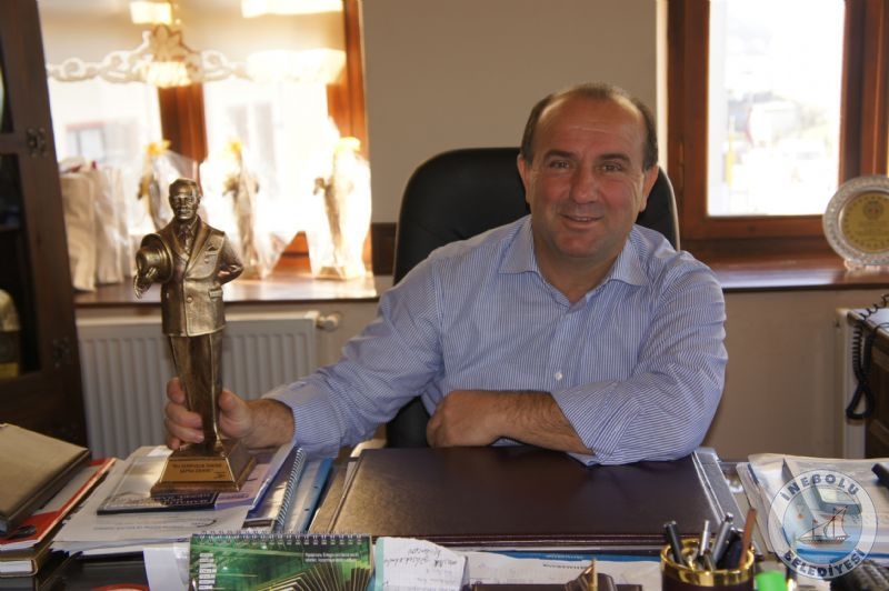 Bakanmzdan  Atatrk Heykelcii!