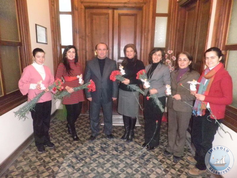 Bakanmzdan , Bayan Personeline 8 Mart Dnya Kadnlar Gn Jesti !