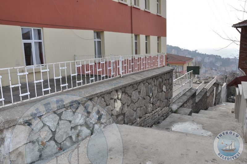 Blent zyrk lkretim Okulu Merdivenleri Yenileniyor!