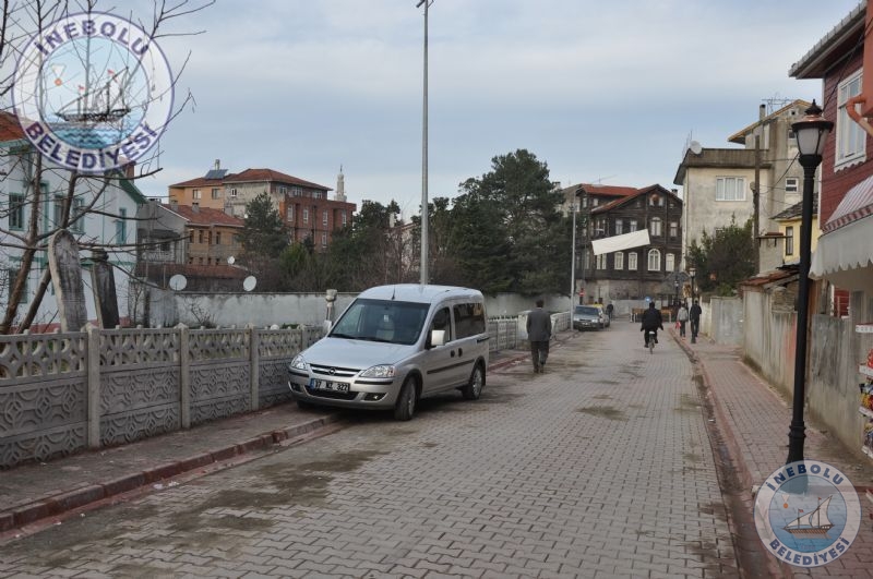 A.hatpba Mahallesinde Yarm Kalan  Altkula  Mezarl Yan  Yol  Tamamland.