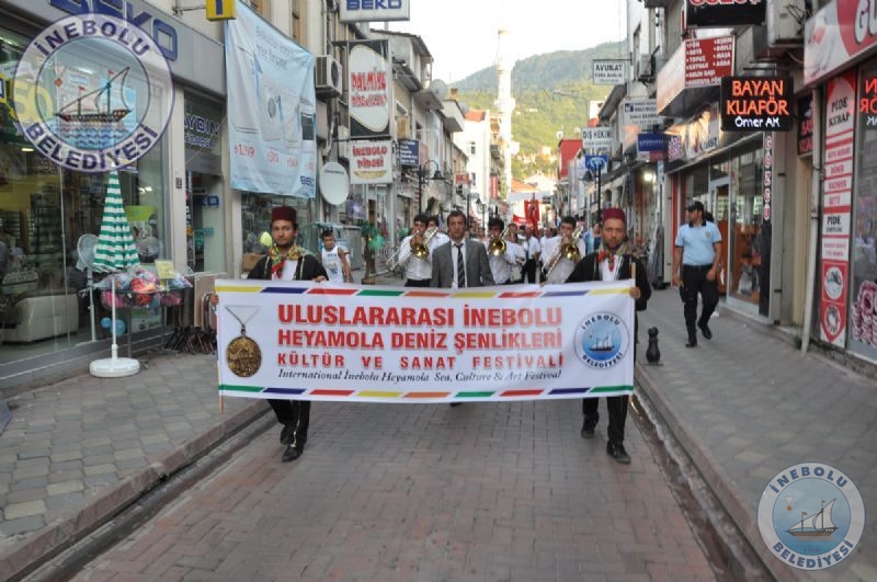 Festival Korteji Uluslararas Halk Danslar Ekipleriyle Renklendi