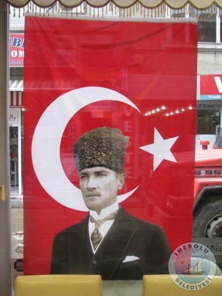 Bakanmzdan Esnafa Trk Bayra Jesti