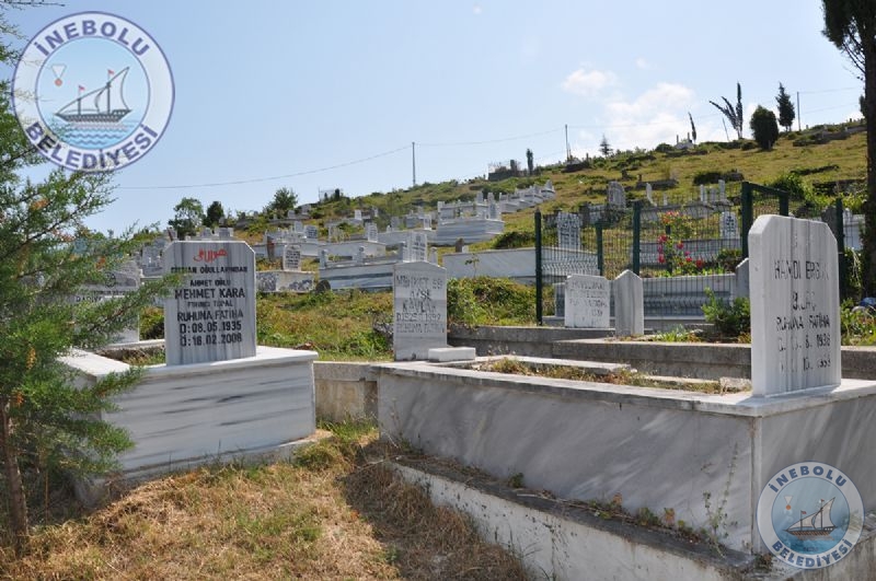 Mezarlklarda Yaklaan Ramazan Bayram ncesinde Temizlik