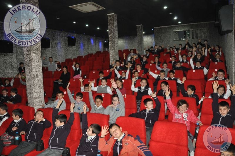 Hseyin Avni lkokulu rencileri  anakkale 1915  Filminde