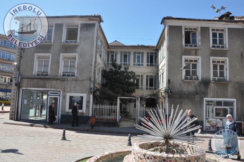 Belediye Eski Hizmet Binasnn,  Restorasyonu in  Start Verildi.