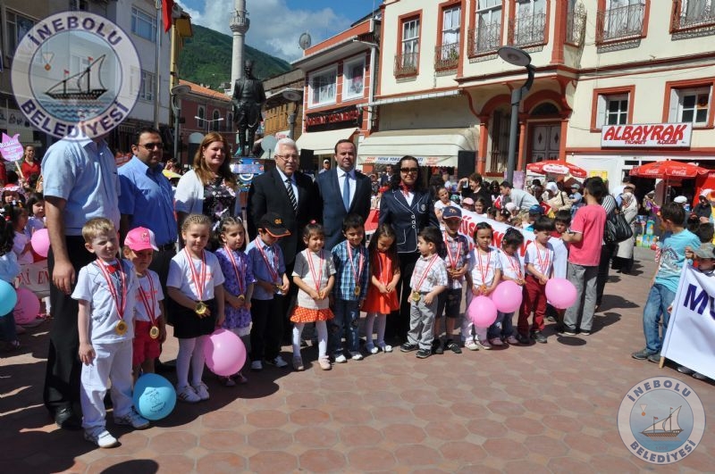 �l�emizde Okul �ncesi E�itimi �enliklerle Kutland�