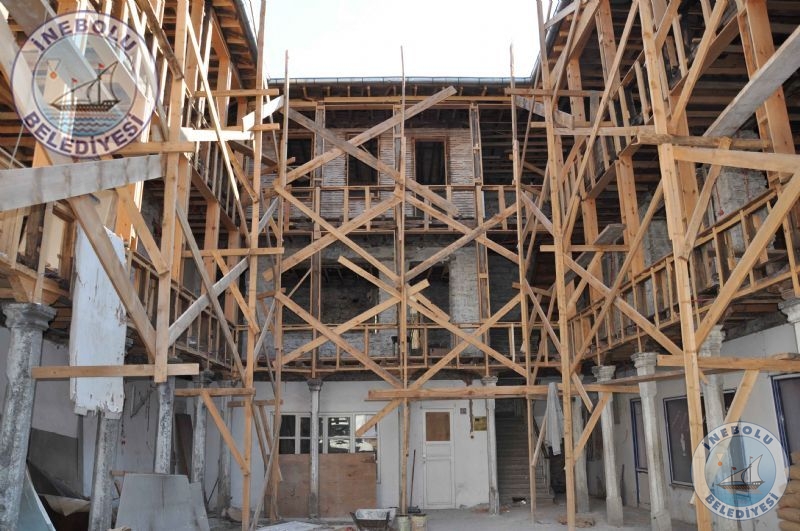 Tarihi Mirasmz, Belediye Eski Hizmet Binasnn Restorasyonu Devam Ediyor.